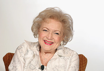 Betty White, Movies, Vintage nude , Over 70 years ago HD wallpaper