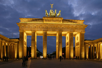 German GDP, Economic growth, Berlin attractions, Tourism industry HD wallpaper