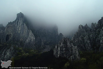 Vratza's Balkan, fog, graphy, bulgaria, rocks, vratza, mountain HD wallpaper