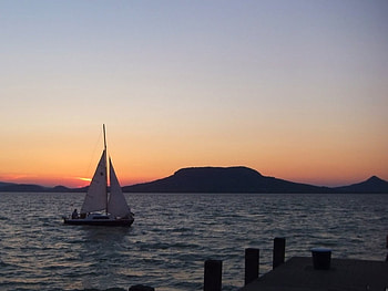 Sailing at Sunset, Sailboats, sunsets, sailing, pier, sky, mountains, lake HD wallpaper