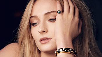 Sophie Turner, Louis Vuitton 2019, , Art of Mike Mignola HD wallpaper