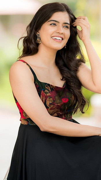 Amrita Iyer, tamil actress HD phone wallpaper