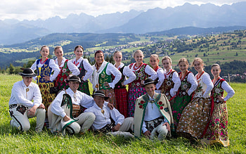 Youth of Poland, mans, youth, national costumes, smile, Tatra, girls, mountains, Poland HD wallpaper