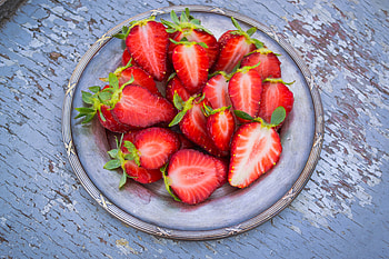 Food, Strawberry, Berries, Plate, Ripe, Slice, Section HD wallpaper