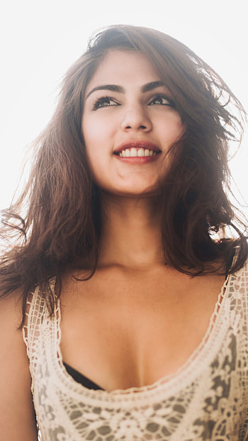 Rhea Chakraborty, actress HD phone wallpaper