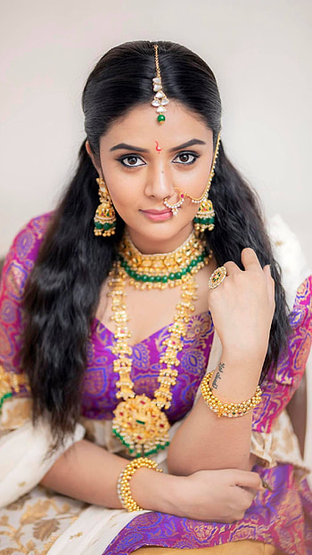 Sreemukhi, telugu actress, traditional HD phone wallpaper