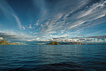 Blue sky, water, sea, clouds, nature HD wallpaper