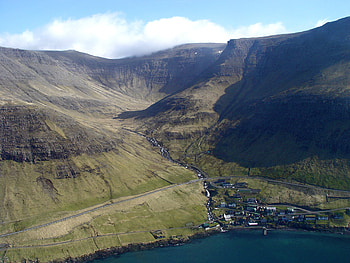 Vagar, Far Oer Islands, sky, mountains, water, village, vegetation HD wallpaper