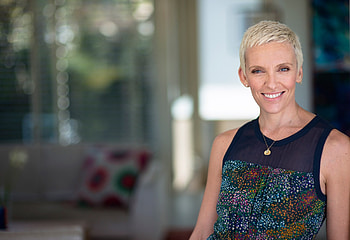 Toni Collette, Short hair, Celebrity portrait, Close-up HD wallpaper