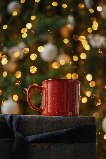 Lights, Glare, Miscellanea, Miscellaneous, Cup, Box, Bokeh, Boquet, Mug HD phone wallpaper