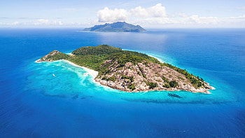 Luxury travel tips, North Island Seychelles, Exclusive resorts, Expert recommendations HD wallpaper