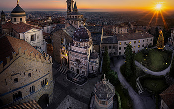 Bergamo, Santa Maria Maggiore, Cappella Colleoni, evening, sunset, Bergomum, Bergamo cityscape, Bergamo panorama, Italy HD wallpaper