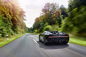 Bugatti Chiron Rear, bugatti-chiron, bugatti, 2017-cars HD wallpaper