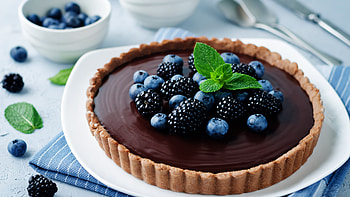 Decadent cake , Blackberry and blueberry delight, Delicious dessert, Sweet treat HD wallpaper
