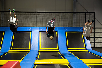 Jamie Keehan, Landing Lake Taupo, Family entertainment zone, Trampolining HD wallpaper