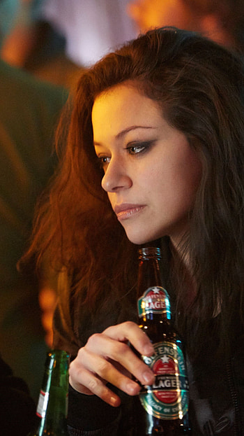 Tatiana Maslany, canadian actress, model, beer HD phone wallpaper
