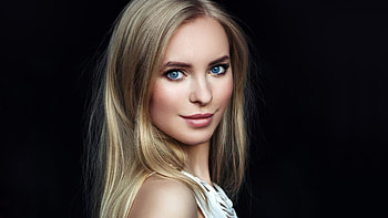 Blue eyes, smile, woman portrait HD wallpaper