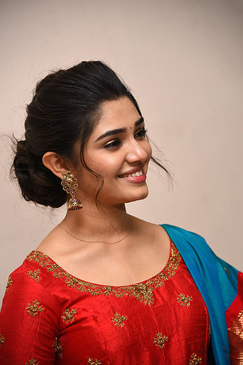 kriti Shetty, actress, dress, hair, lip, uppena, india, telugu HD phone wallpaper