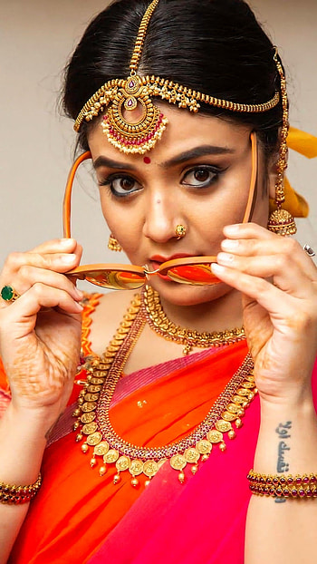 Sreemukhi, telugu actress, anchor HD phone wallpaper