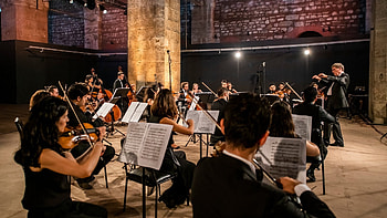 Istanbul Music Festival, Open-air concerts, Vibrant jazz music, Musical celebration HD wallpaper