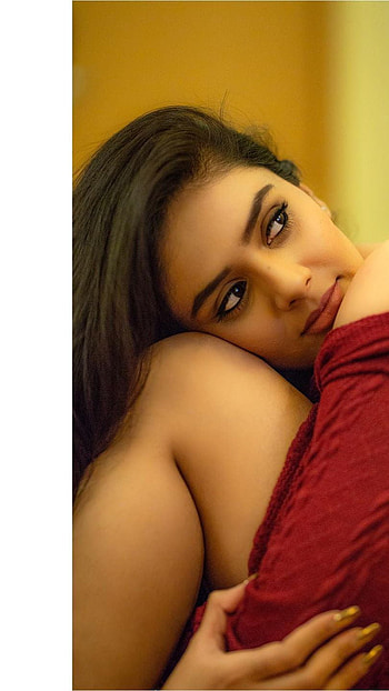 Sreemukhi, telugu actress, model, sexy gorgeous HD phone wallpaper