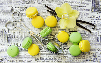 Macarons, dessert, cookie, food HD wallpaper
