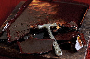 Treacle toffee snack, Traditional recipe, Sticky and sweet, Tasty indulgence HD wallpaper