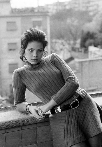 Ornella Muti, Captivating beauty, Iconic actress, Filmography HD phone wallpaper
