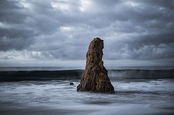 Sea, coast, cloudy day, cliff HD wallpaper