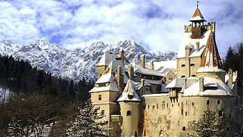 Bran Castle HD wallpaper