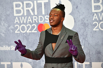 Brit Awards 2022, KSI, Purple gloves, Shoes HD wallpaper