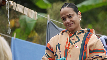 Judy Reyes, Champion hoodie, Quiet Ann portrayal, Claws season HD wallpaper