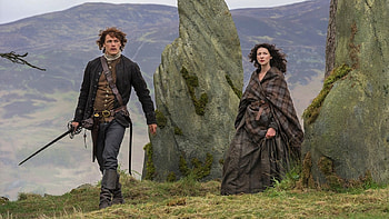 Outlander TV series, 7th anniversary celebration, Star-studded cast, Milestone tribute HD wallpaper