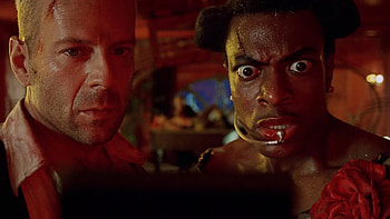 The Fifth Element, Scintillating action, Futuristic metropolis, Ultra high definition HD wallpaper