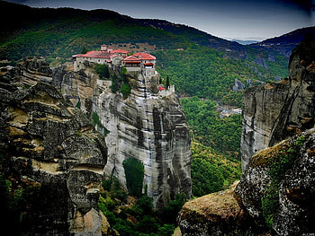 Homes on a Cliff, sky, houses, cliff, rock HD wallpaper