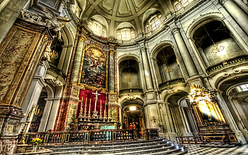 The Procession To Altar, architecture, jesus, step, church, beauty, building, candles, father, blessing HD wallpaper