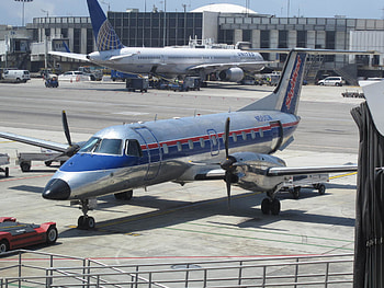 SkyWest Airlines, Aircraft N561SW, EMB 120 Brasilia HD wallpaper