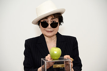 Yoko Ono, Net worth, Activism, Lifestyle HD wallpaper