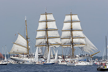 Kiel sailing tradition, Windjammer heritage, Sail-powered vessels, Maritime culture HD wallpaper