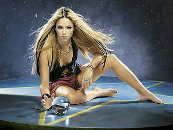 Shakira, celebrity, model, fun, cool, people, actress HD wallpaper