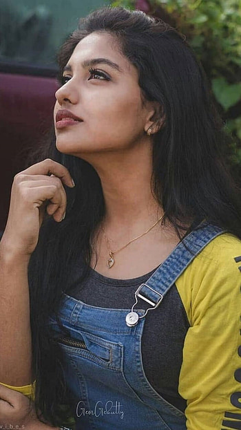 Mamitha Baiju, actress, beauty, , mallu HD phone wallpaper