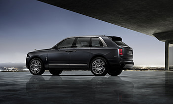 Rolls Royce Cullinan Rear , rolls-royce-cullinan, rolls-royce, 2019-cars, cars HD wallpaper