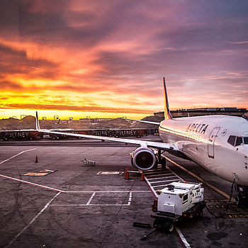 Delta Air Lines, JFK Airport, Top , Backgrounds HD phone wallpaper