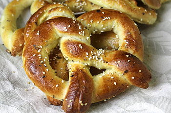 Sourdough, Pretzel HD wallpaper
