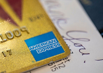 American Express, Credit card giant, Significant profits growth, Strong performance HD wallpaper