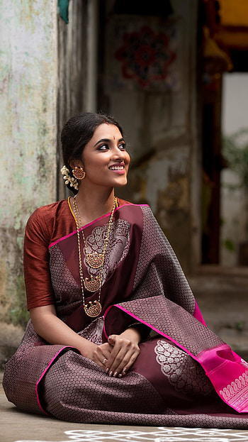 Priyanka mohan, tamil actress, saree beauty, model HD phone wallpaper