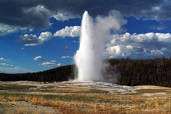 Yellowstone National Park, Breathtaking scenery, Captivating wilderness, -perfect HD wallpaper