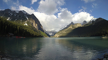 Lake Louise, Plain of Six Glaciers trail, Scenic wandering, Nature's wonders HD wallpaper