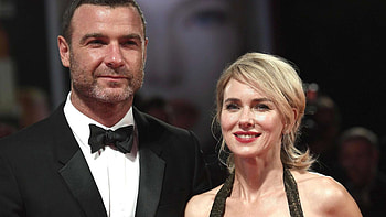 Naomi Watts split, Celebrity breakups, Liev Schreiber relationship, Hollywood news HD wallpaper