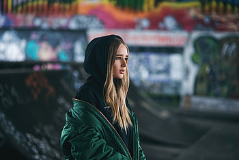 Girl In Hoodie, girls, model, hoodie HD wallpaper